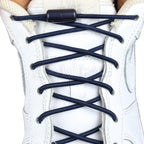 Elastische veters zonder strikken rond 3mm capsule sluiting marineblauw met stretch uitgerekt