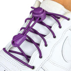 Elastische veters zonder strikken rond 3mm lock sluiting paars geregen in witte Nike Air Force 1