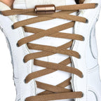 Elastische veters zonder strikken rond 5mm capsule sluiting bruin met stretch uitgerekt